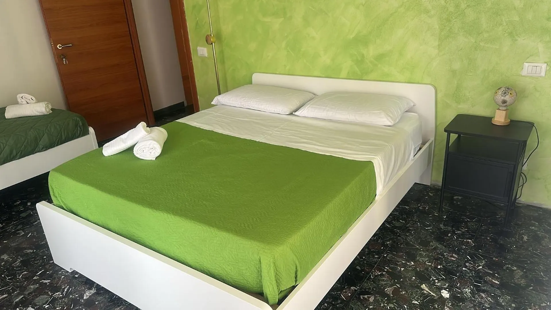 Marconi Rooms And Apartments Verona 2*,  Itálie
