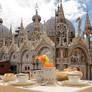 https://canaletto-luxury-suites-san-marco-luxury.hotelslidodijesolo.com