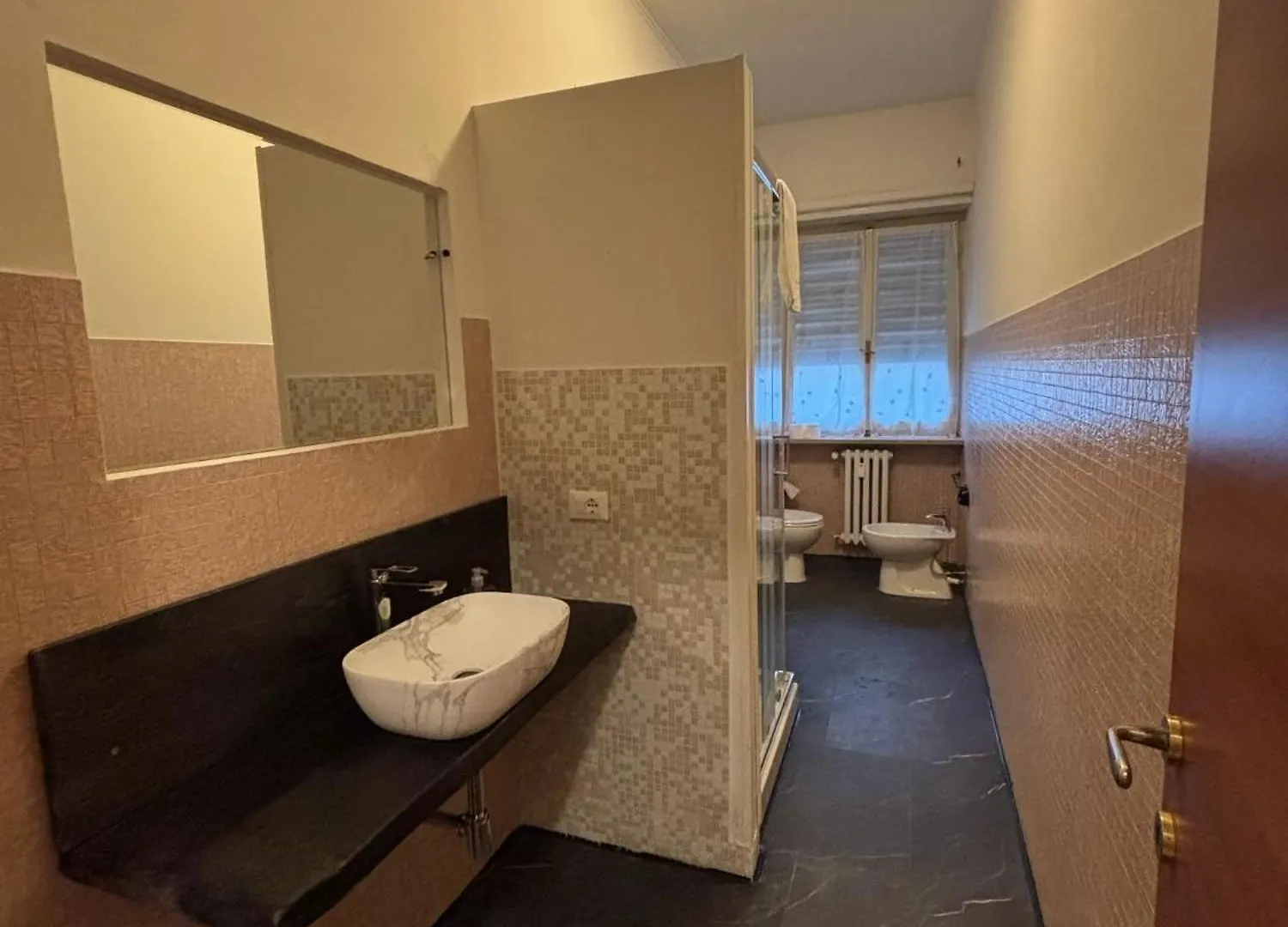 Konukevi Marconi Rooms And Apartments Verona